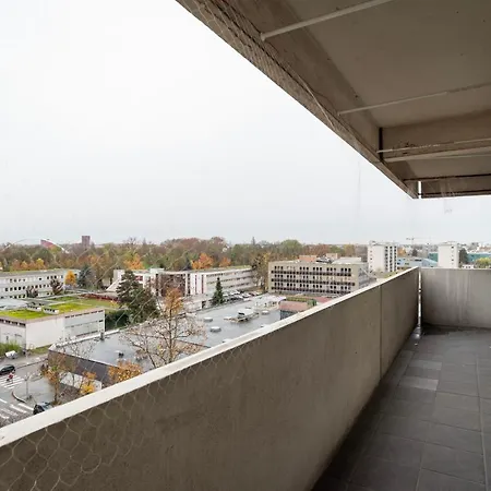 Apartment Chez Lea - Famille, Parking, Balneo - 15min Centre