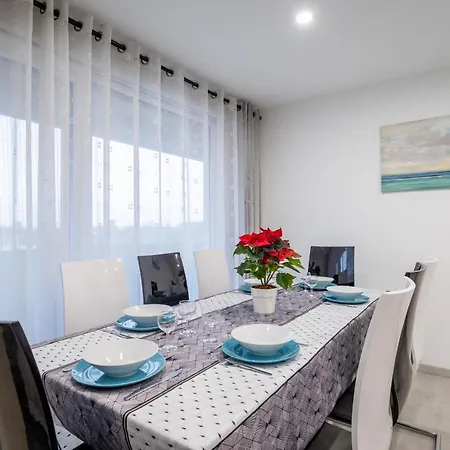 Chez Lea - Famille, Parking, Balneo - 15min Centre *