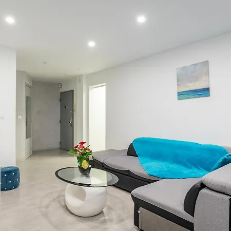 Chez Lea - Famille, Parking, Balneo - 15min Centre Apartamento